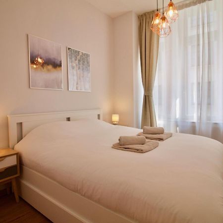 Heart Of Grand Place - Stunning 3Br Triplex Брюксел Екстериор снимка